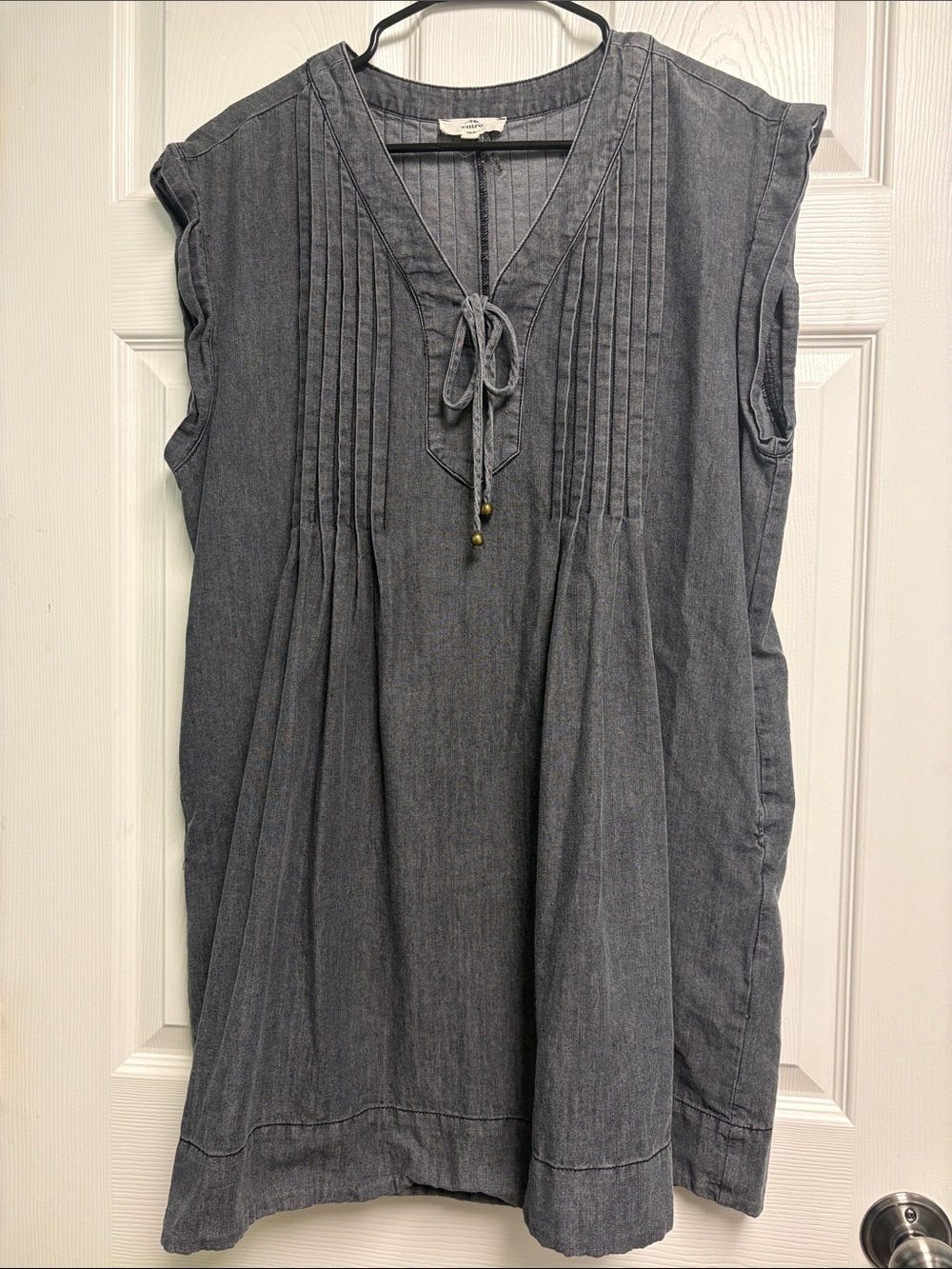 Entro Sleeveless Pintuck Tie-Front Dress - Dark Gray/Washer Black Size Large